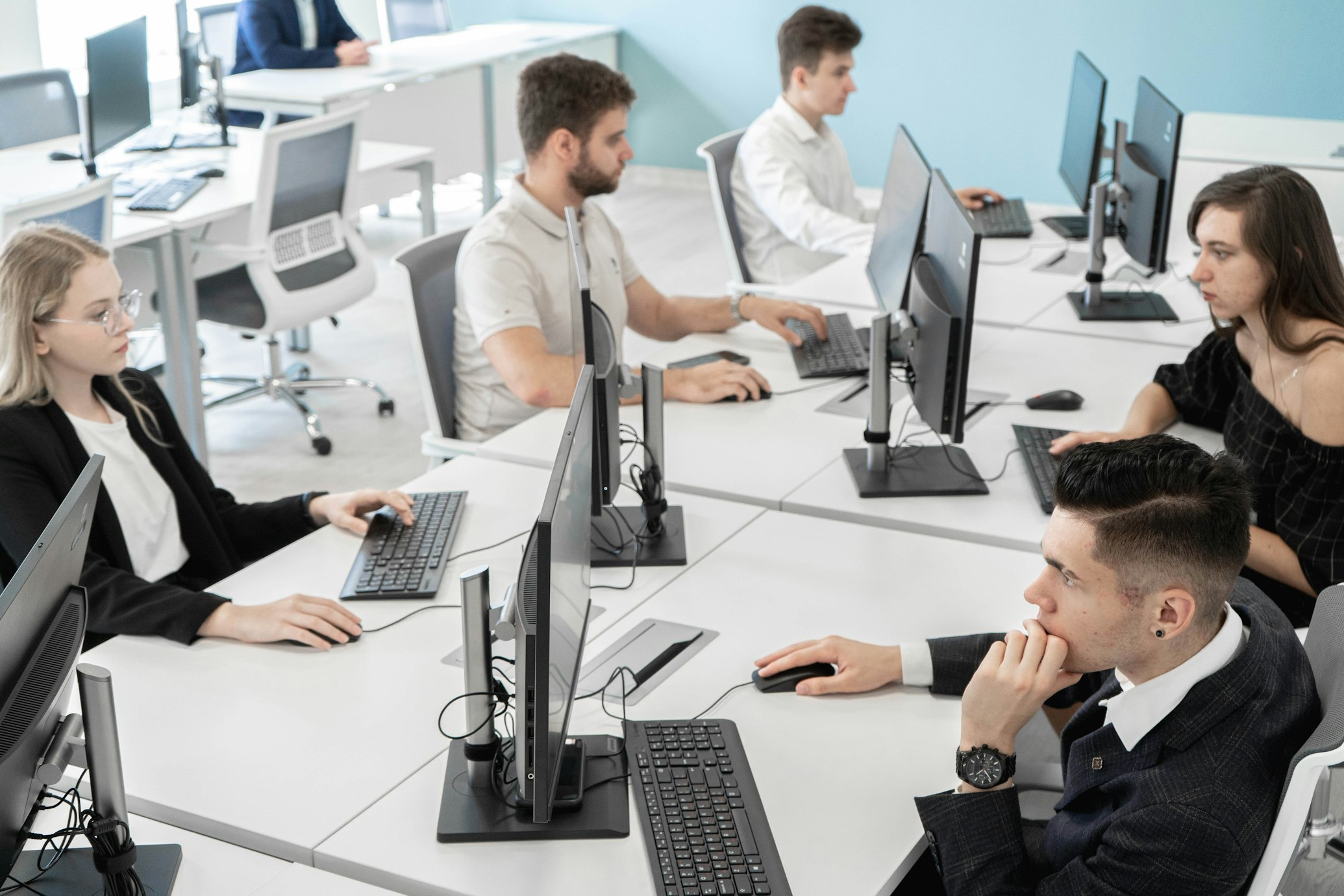 Zdalny dostęp do komputera pod kontrolą – jak ITManager i Oxari zmieniają podejście do zdalnego sterowania komputerem