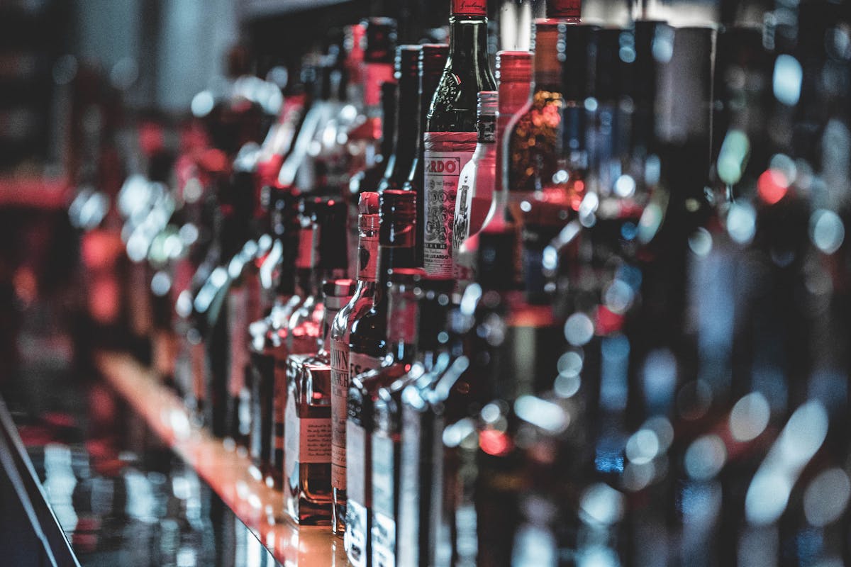 Sprzedaż alkoholu: nocny zakaz, prohibicja? Zakaz sprzedaży alkoholu po 22